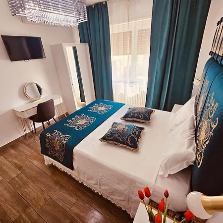 Апартаменты Royal Venice *
